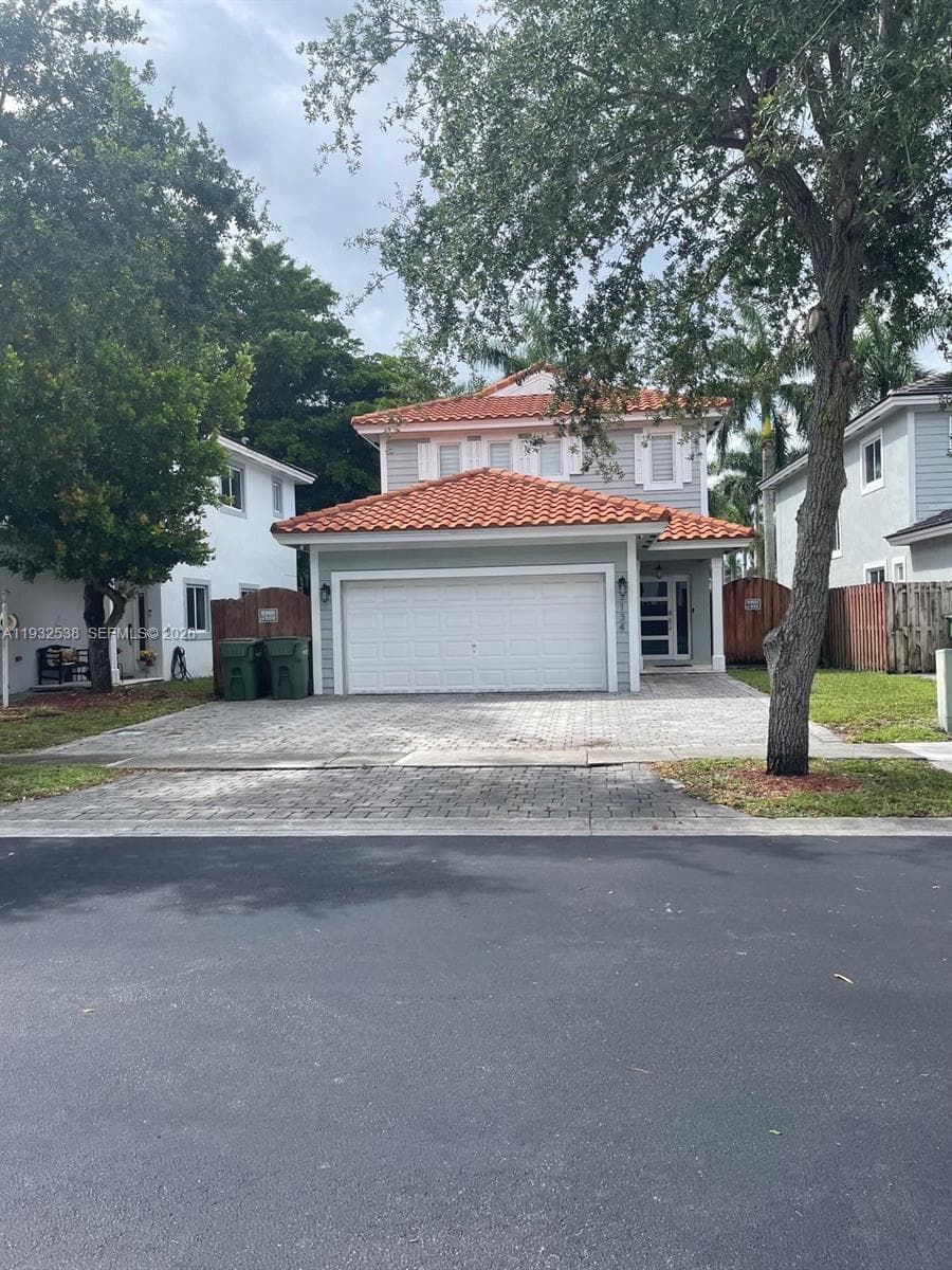 3134 NE 3rd Dr photo 1