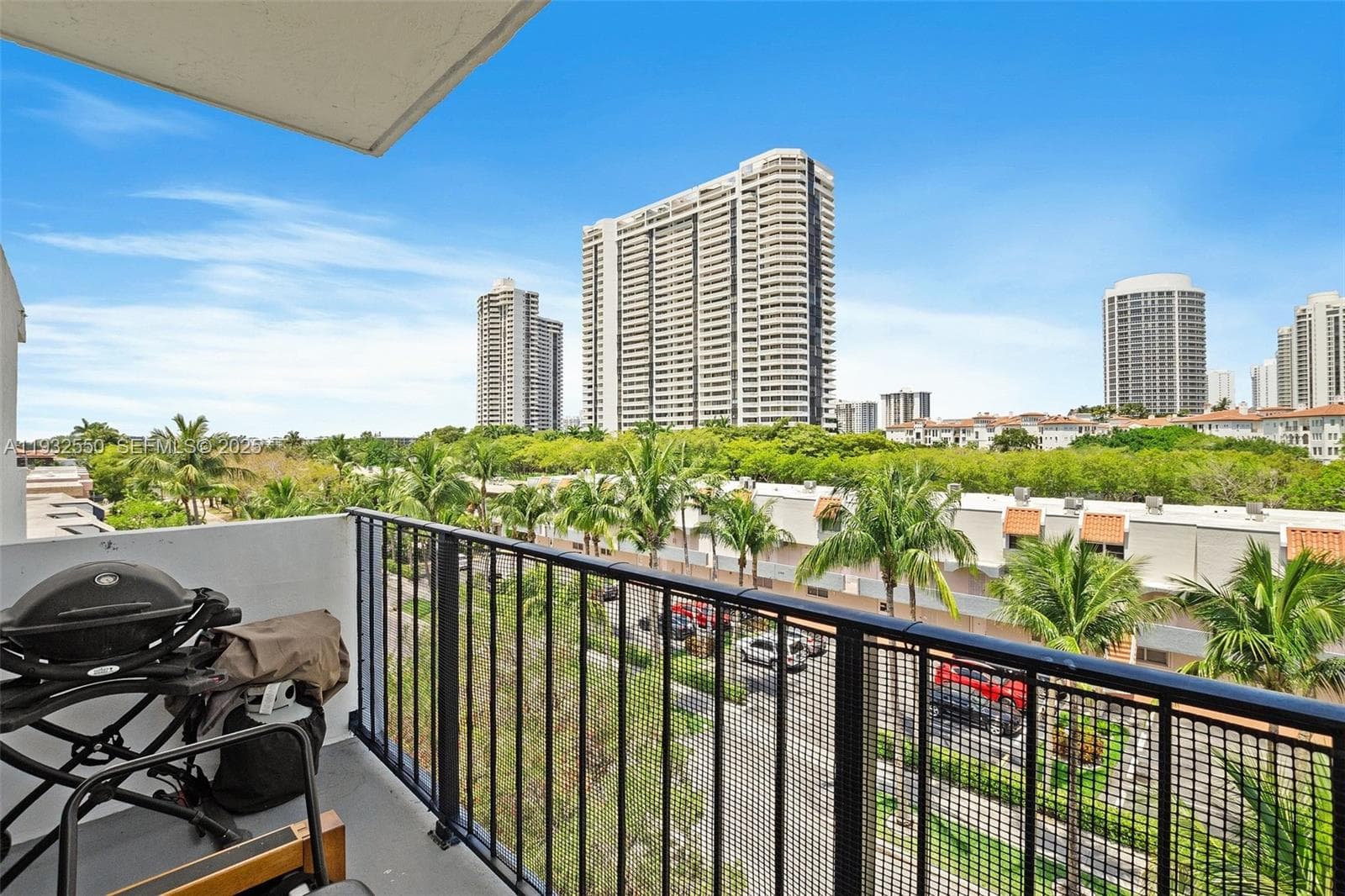 DOLPHIN CONDO · #506 in North Miami Beach - Photo 8