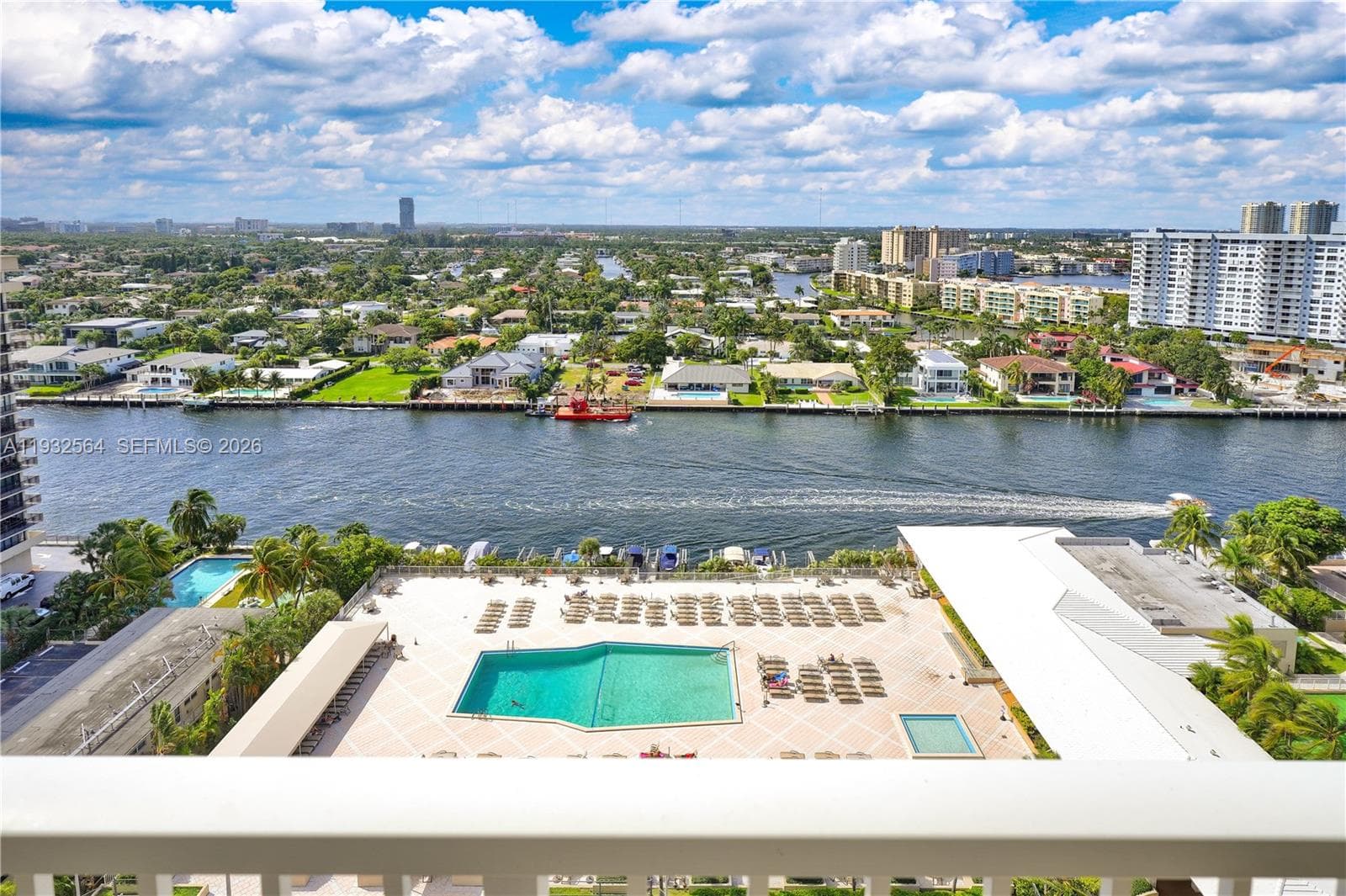 Hemispheres Condo · #17F in Hallandale Beach - Photo 26