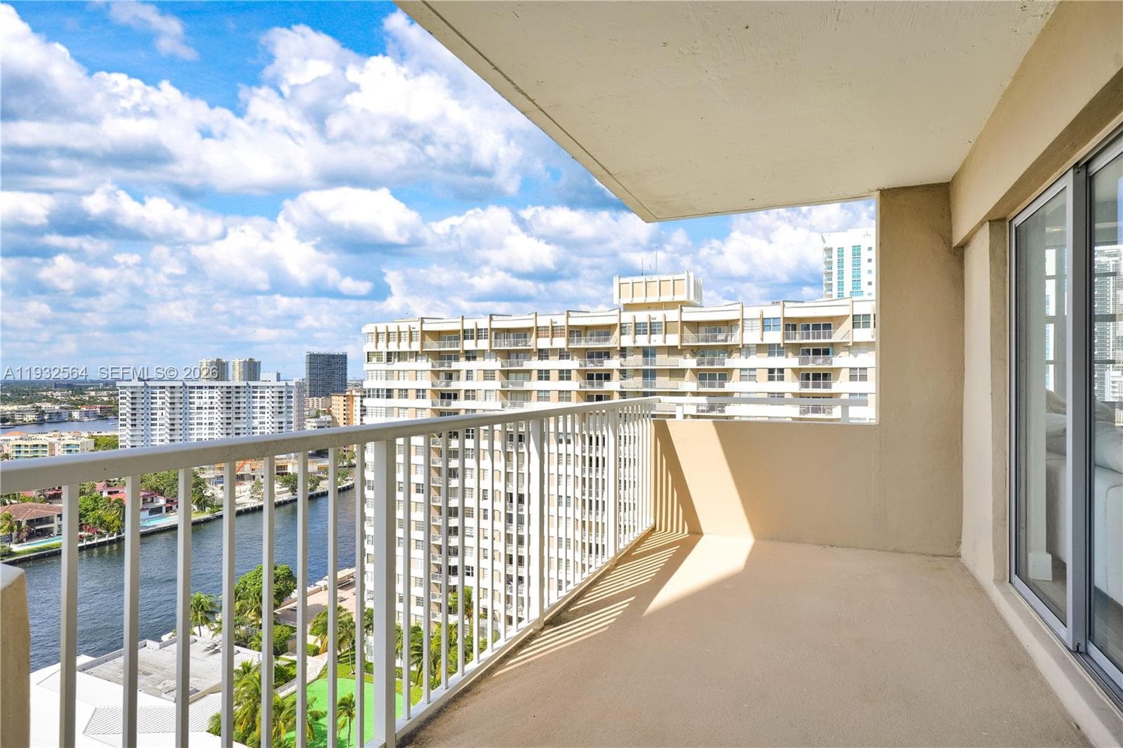 Hemispheres Condo · #17F in Hallandale Beach - Photo 7