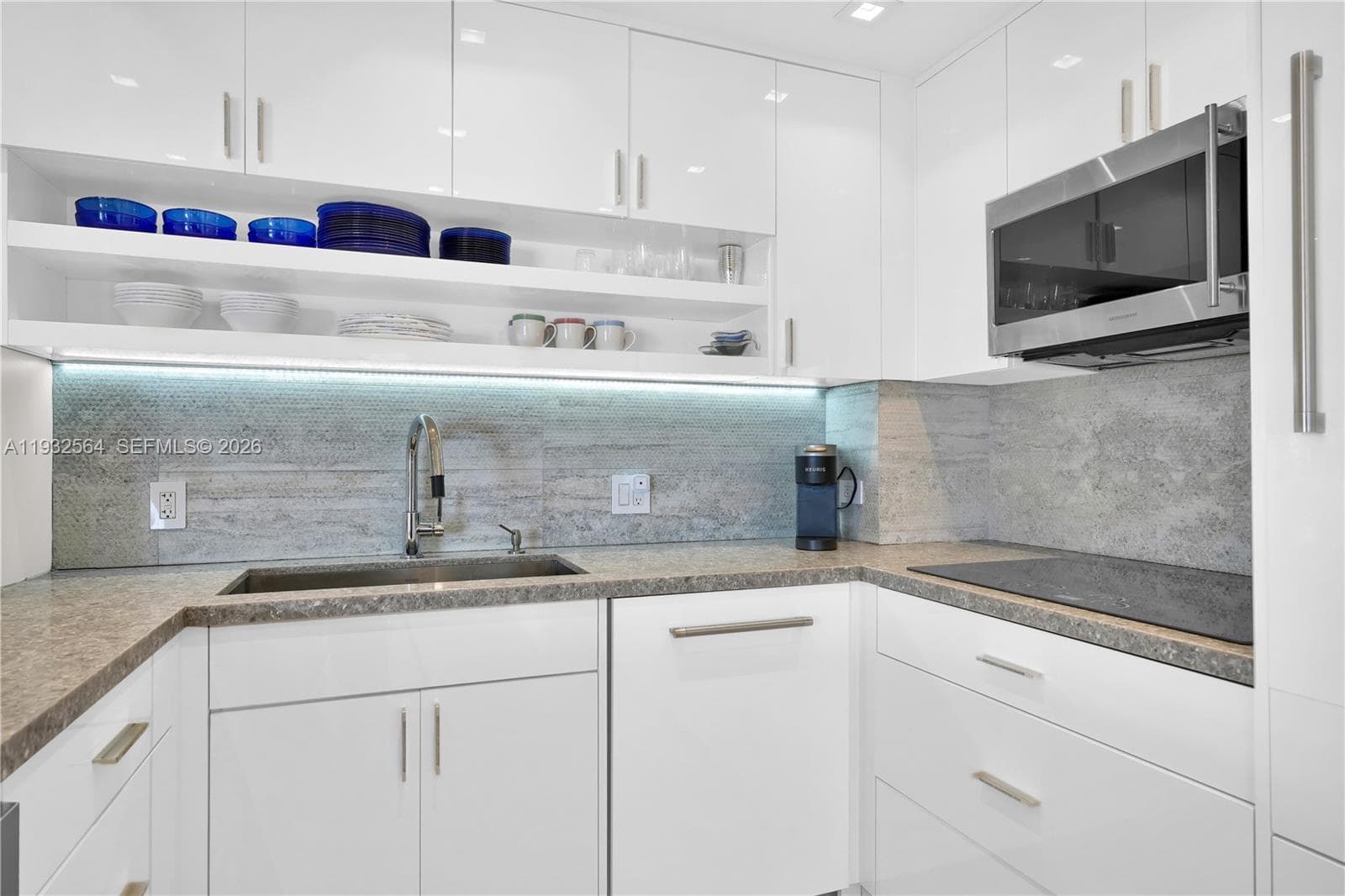 Hemispheres Condo · #17F in Hallandale Beach - Photo 9