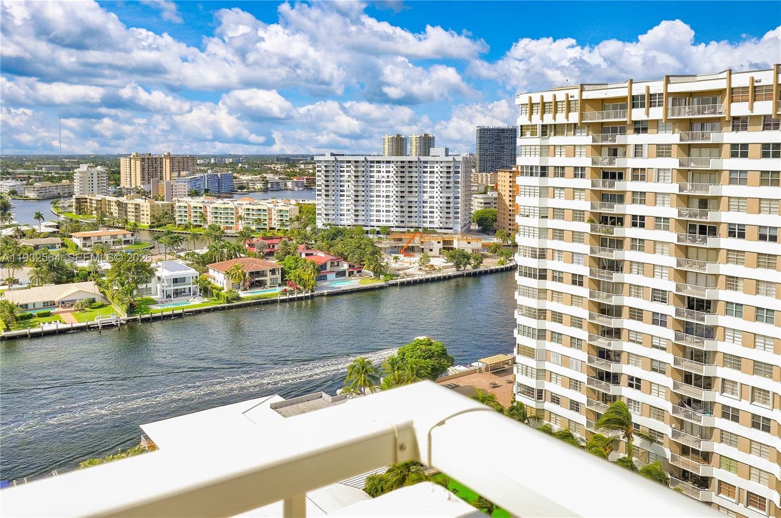 Hemispheres Condo · #17F in Hallandale Beach - Photo 24