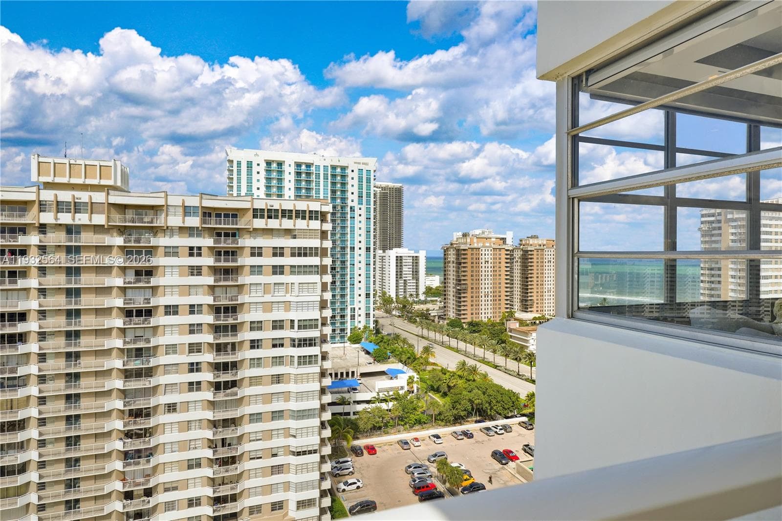 Hemispheres Condo · #17F in Hallandale Beach - Photo 25