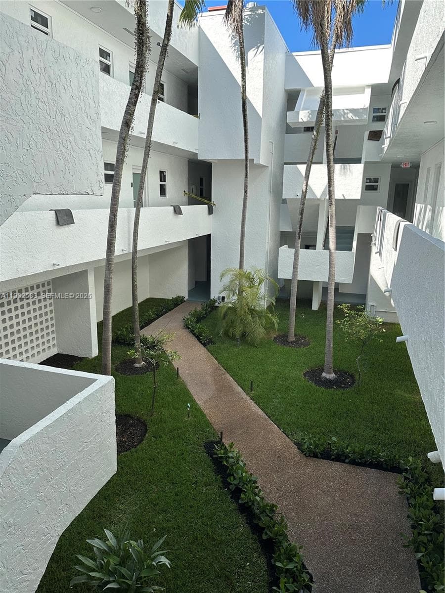 Lenox Plaza · #309 in Miami Beach - Photo 10