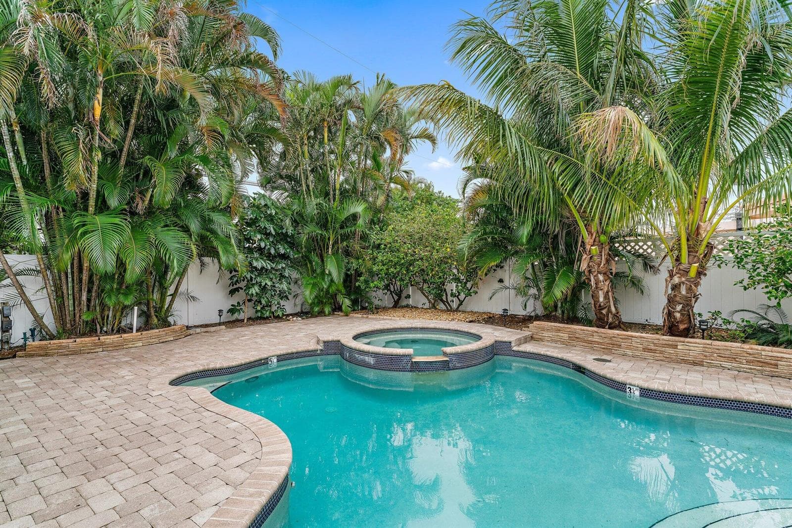056-460SunriseWay-JunoBeach-SMALL