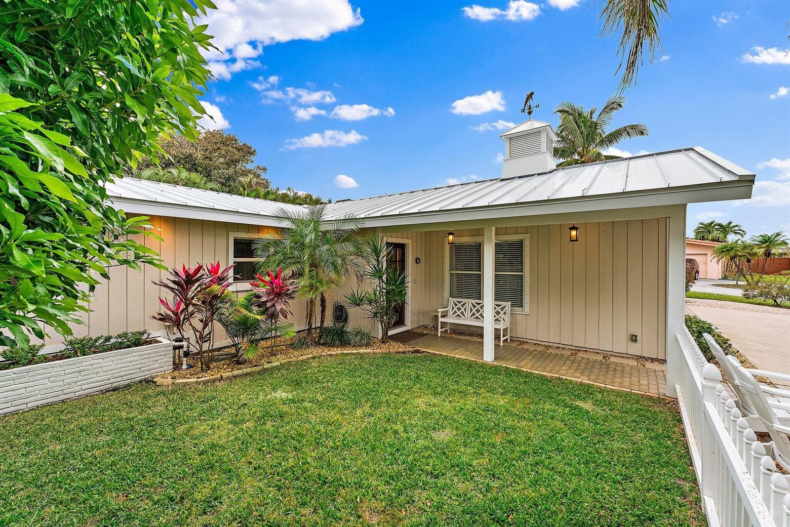 007-460SunriseWay-JunoBeach-SMALL