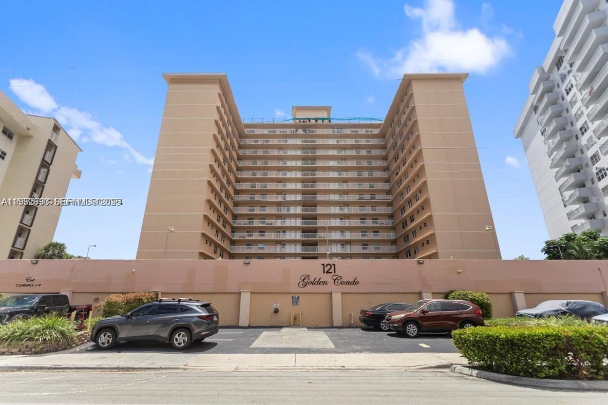 DORSEY ARMS CONDO · #703 in Hallandale Beach - Photo 13