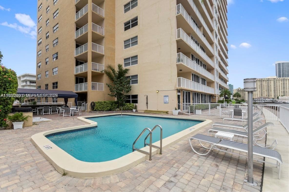 DORSEY ARMS CONDO · #703 in Hallandale Beach - Photo 14