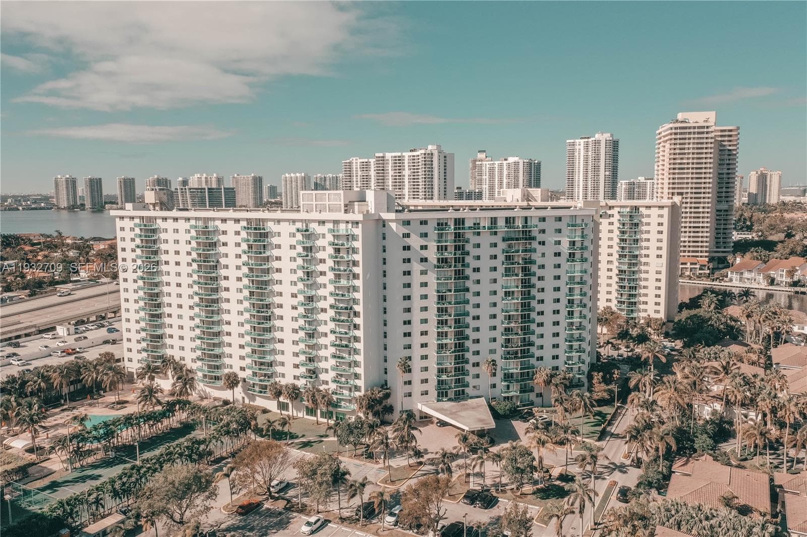 OCEANVIEW BUILDING B · #1003 in Sunny Isles Beach - Photo 18