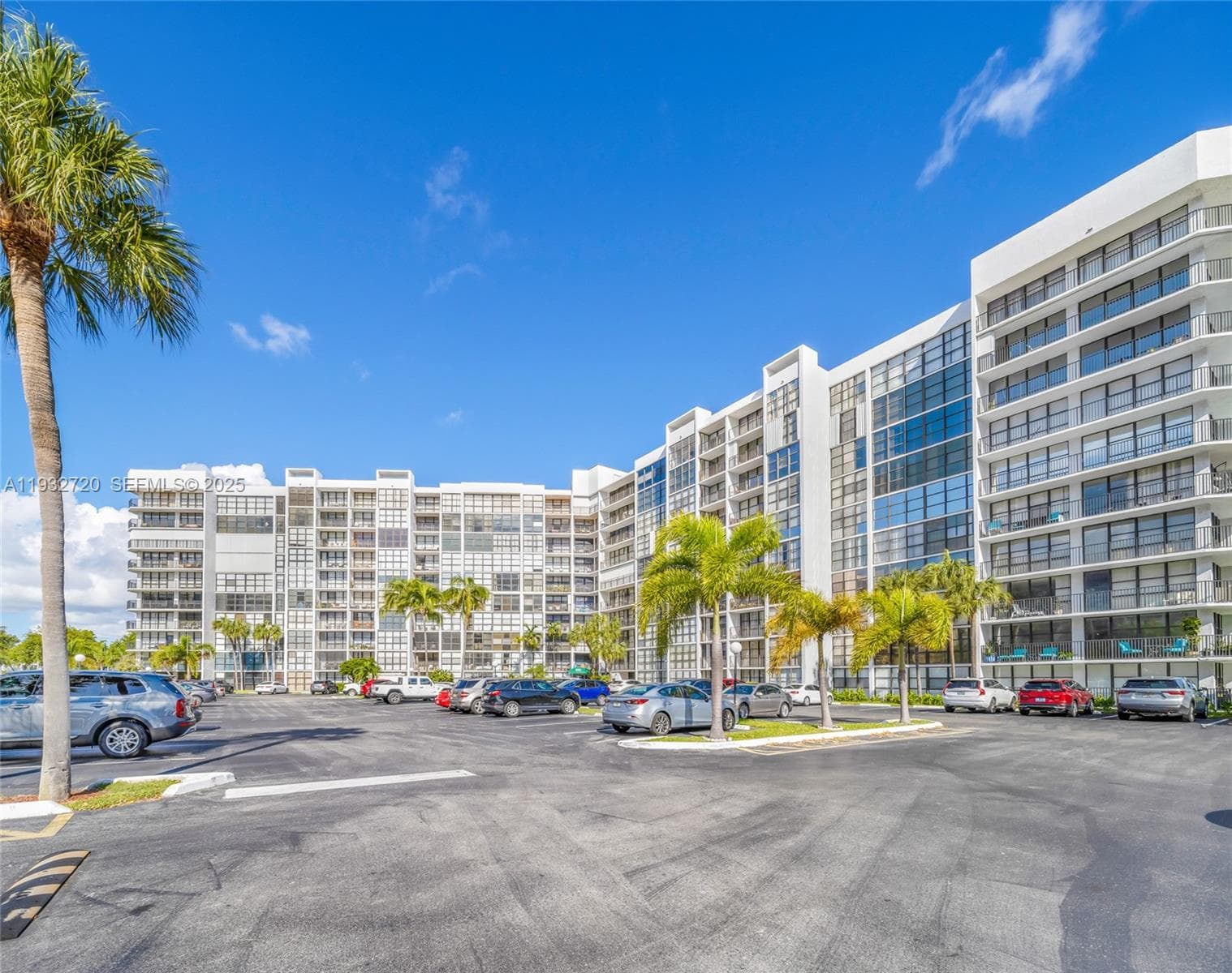 OCEANVIEW PARK CONDO · #230 in Hallandale Beach - Photo 27