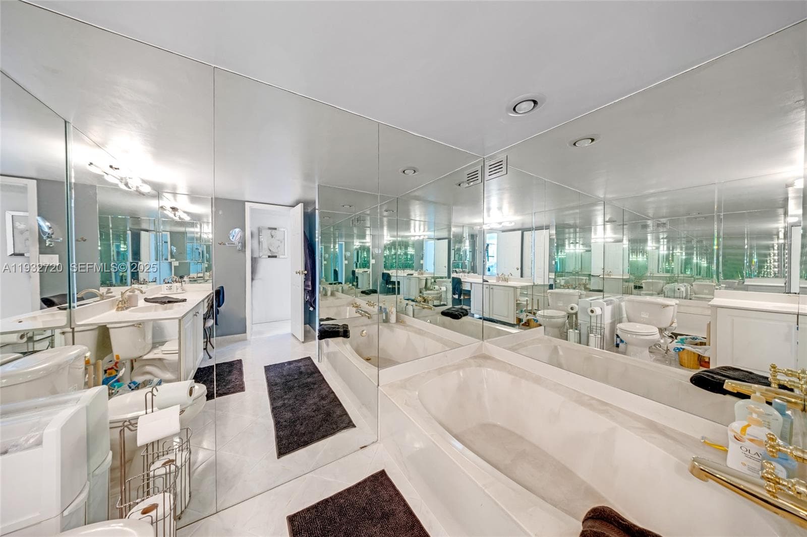 OCEANVIEW PARK CONDO · #230 in Hallandale Beach - Photo 17