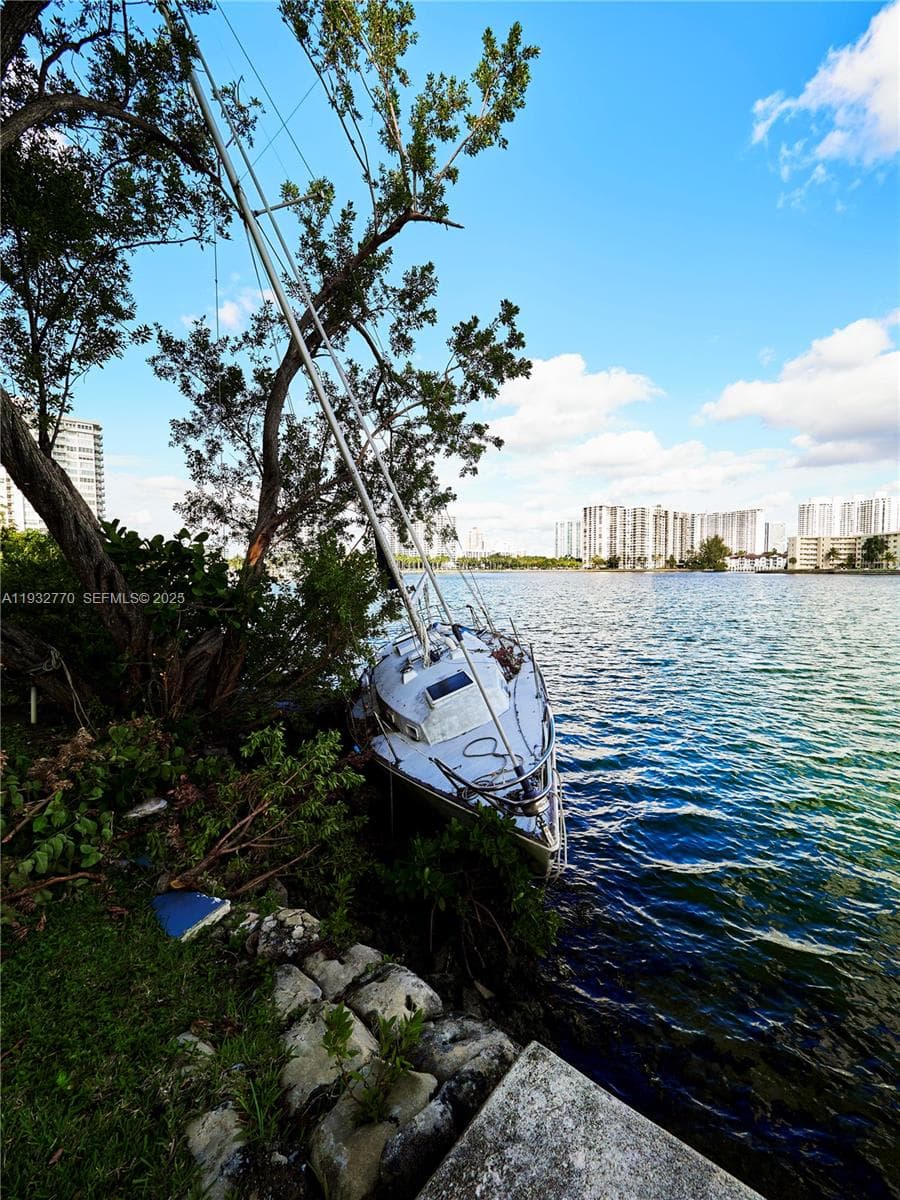 POINT EAST · #F412 in Aventura - Photo 43