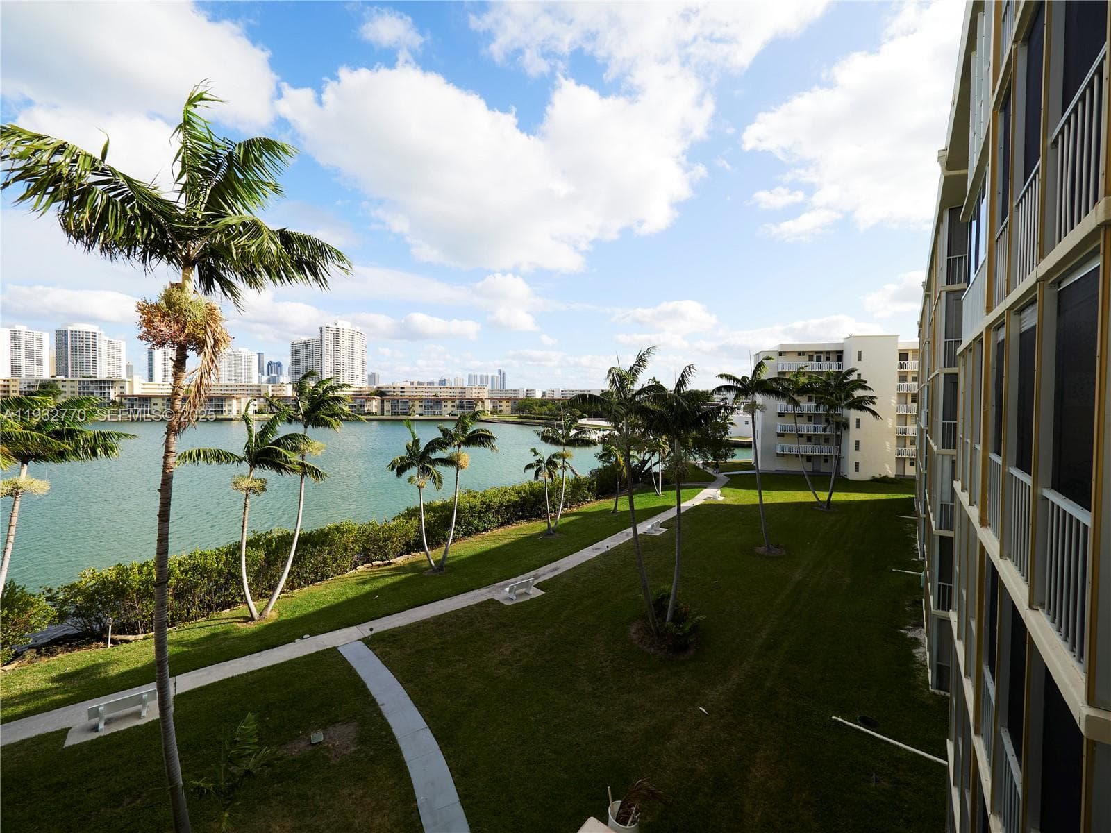 POINT EAST · #F412 in Aventura - Photo 34