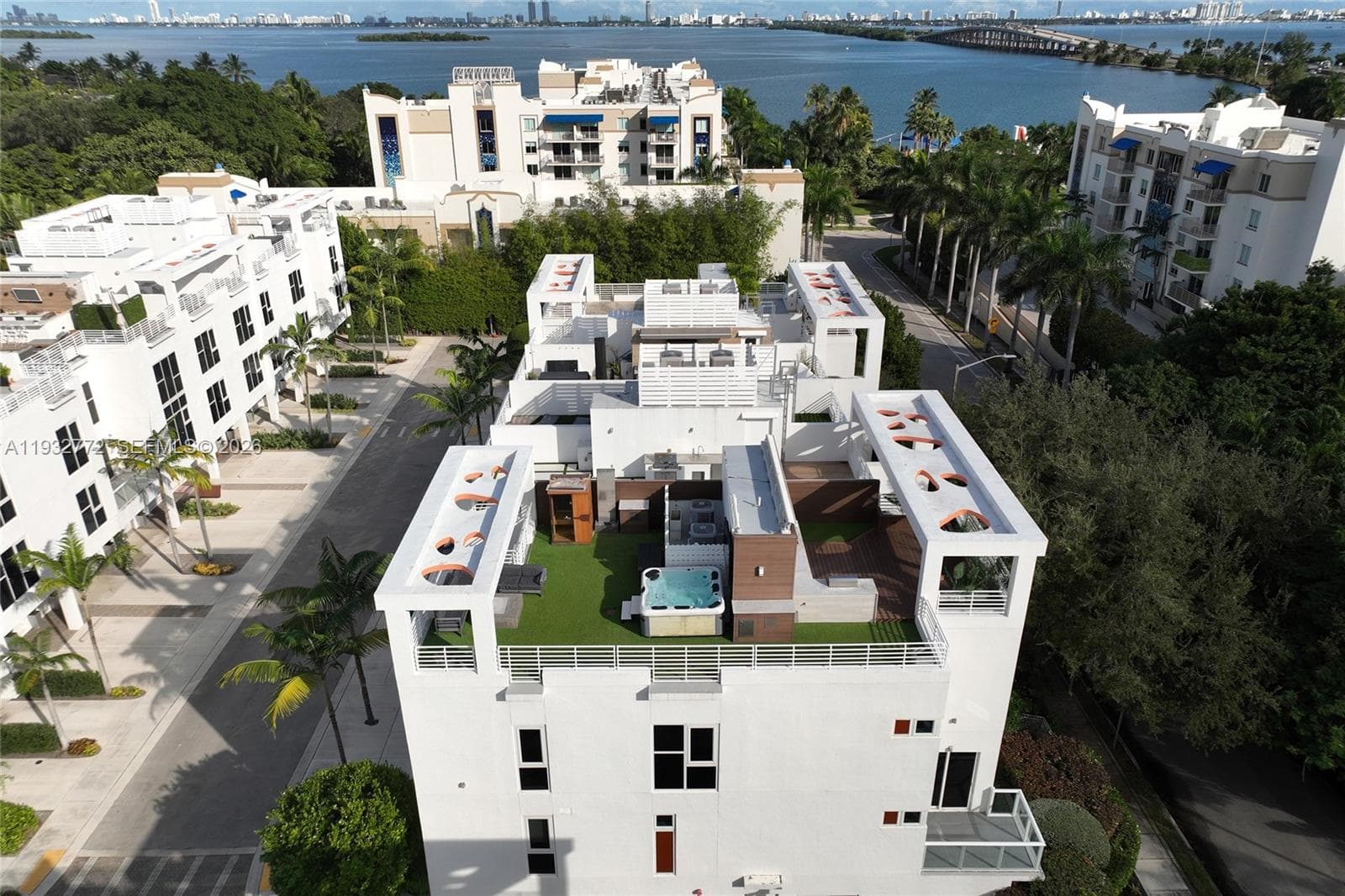 ONE BAY CONDO · #202 in Miami - Photo 2
