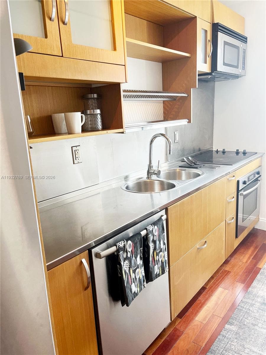 RETREAT CONDO · #406 in Miami Beach - Photo 12