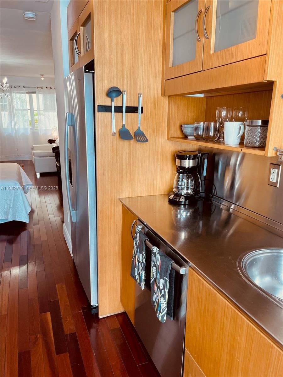 RETREAT CONDO · #406 in Miami Beach - Photo 15