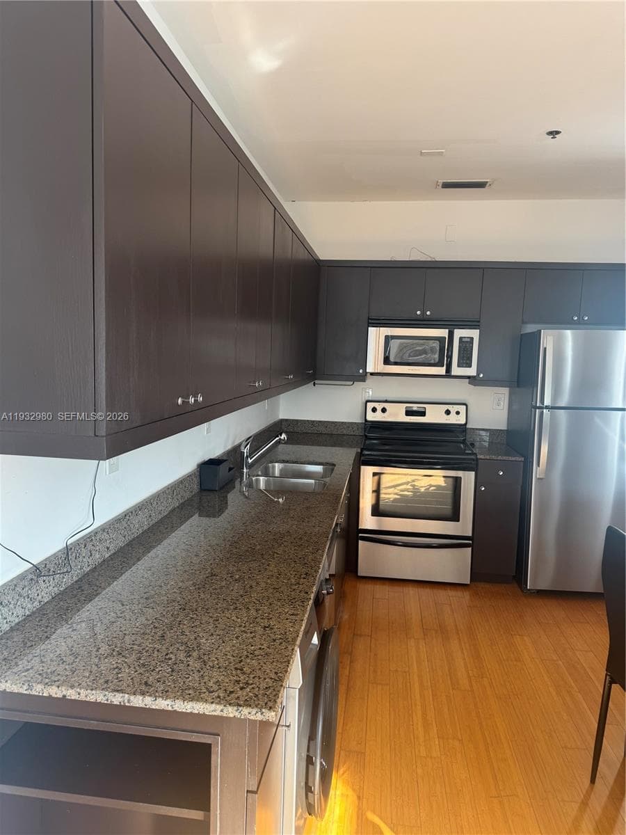 THE ELAINE CONDO · #303 in Miami Beach - Photo 5