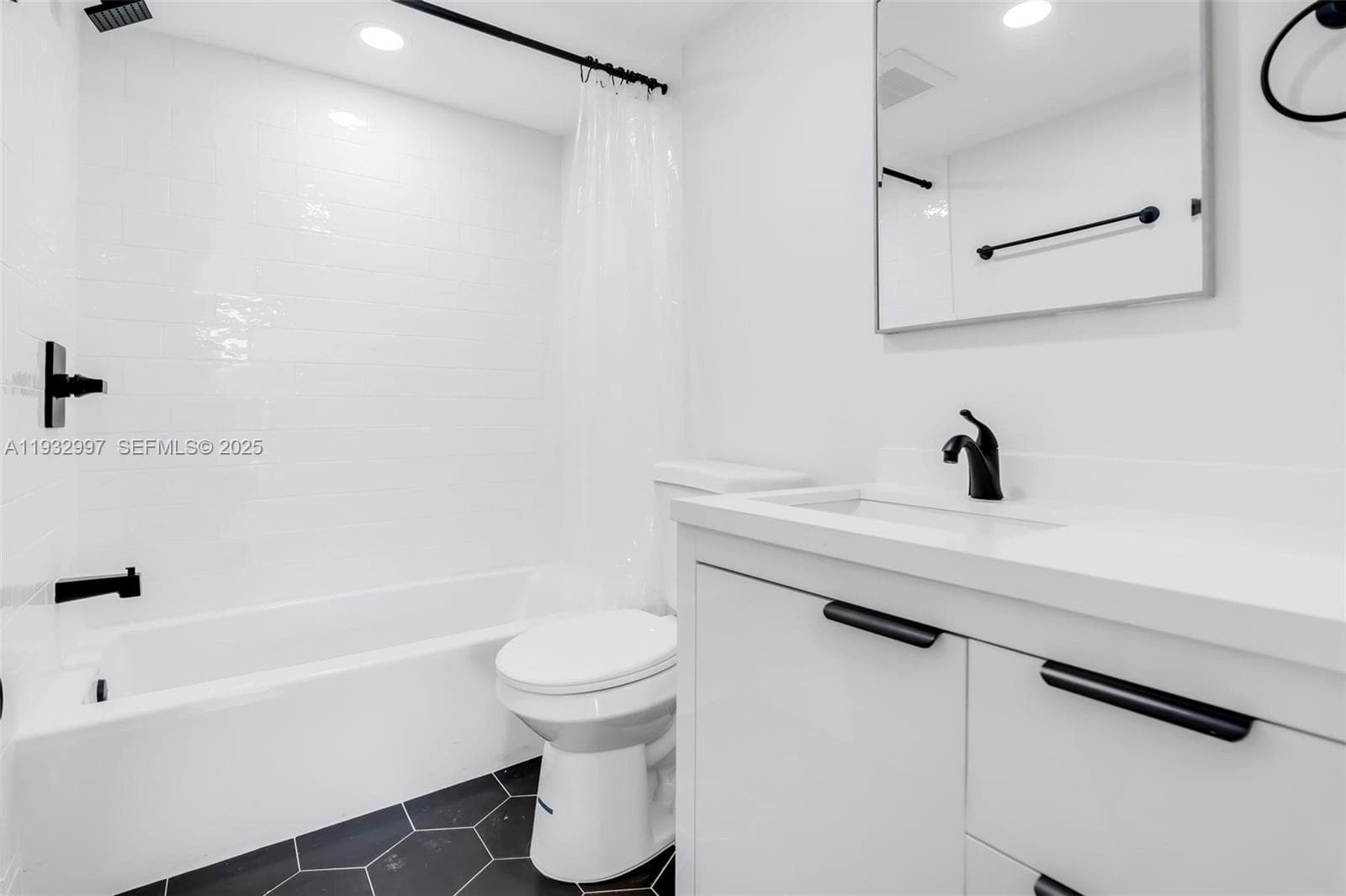 ADMIRALS PORT CONDO WEST · #315W in Aventura - Photo 10