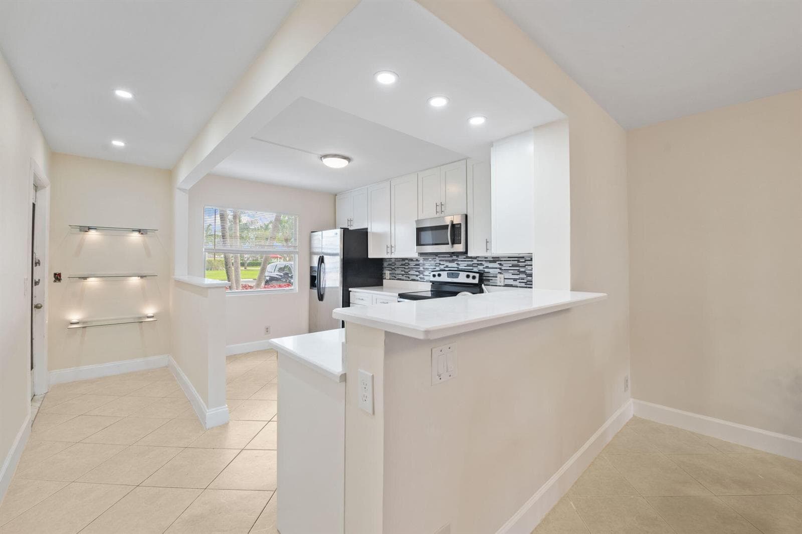 15-web-or-mls-1090-guilford-e