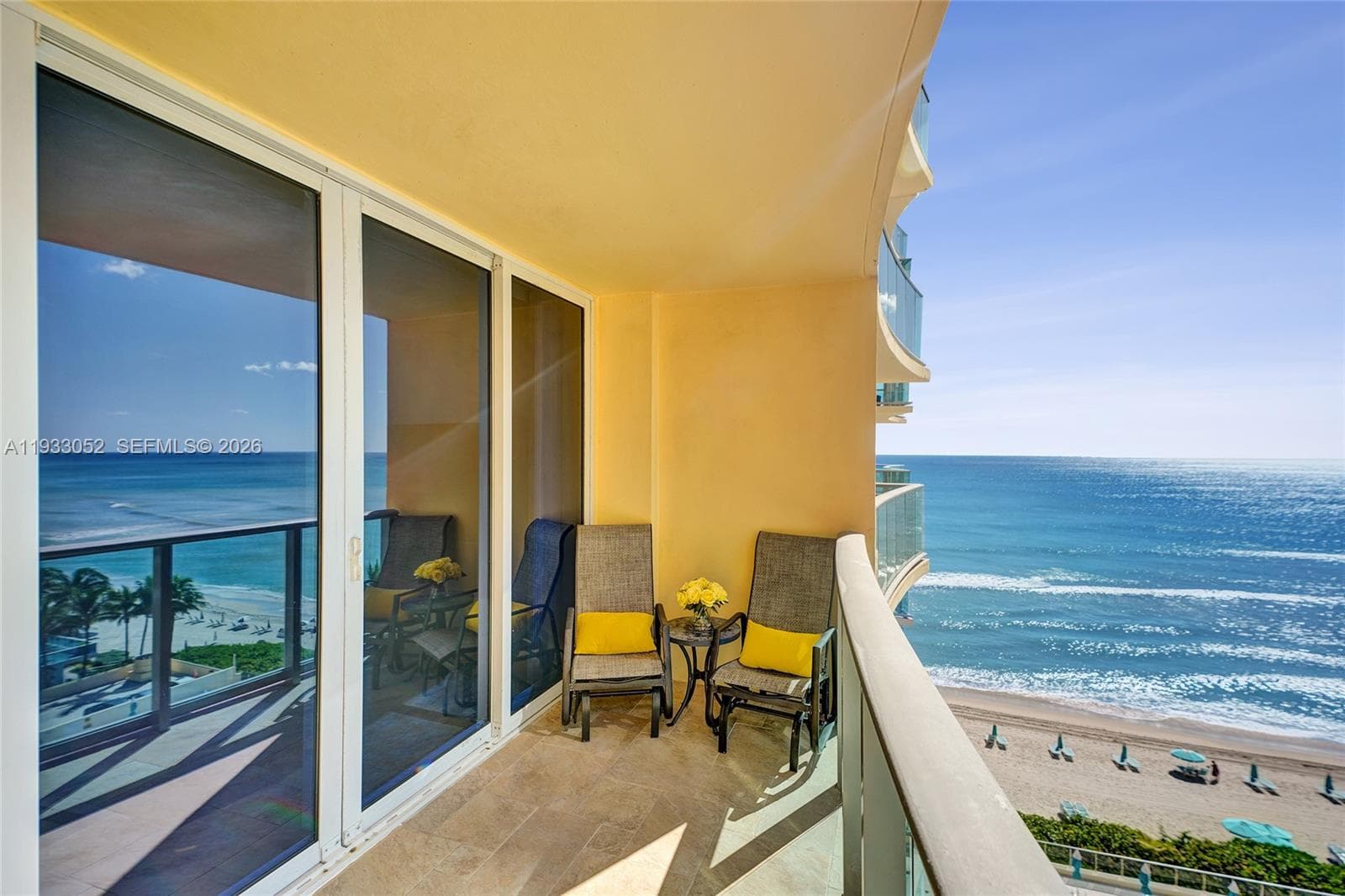 WAVE CONDO · #914 (available) in Hollywood - Photo 2