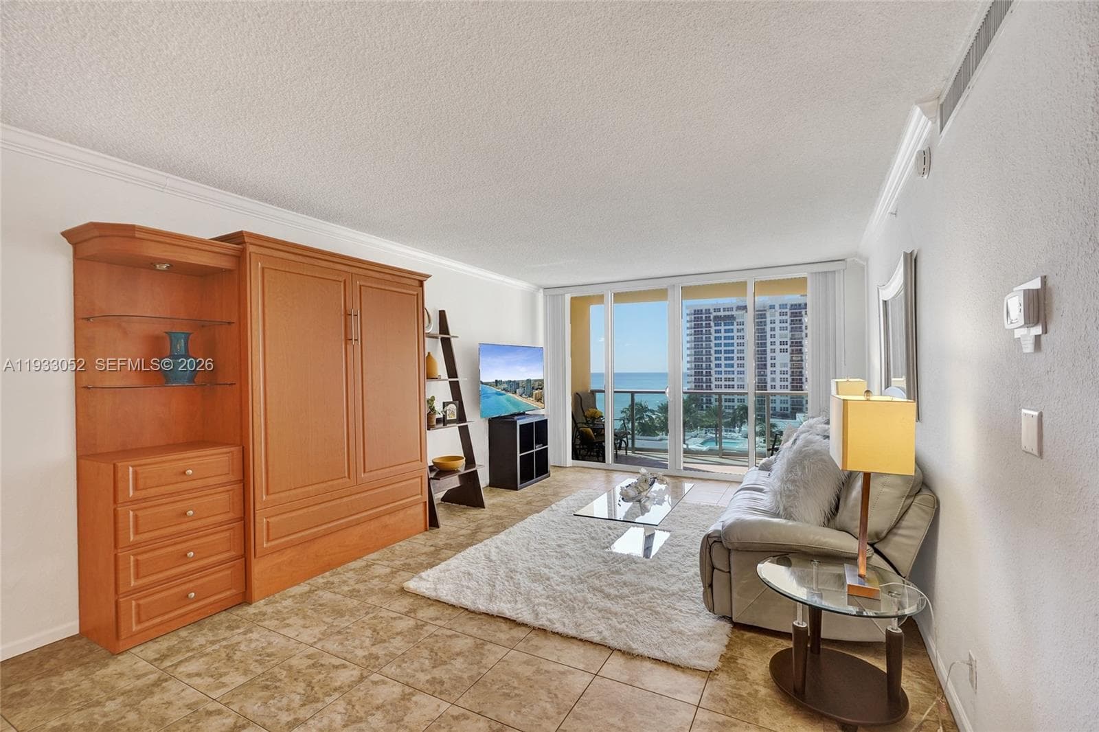 WAVE CONDO · #914 (available) in Hollywood - Photo 6