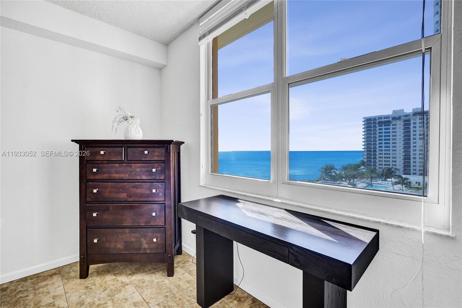 WAVE CONDO · #914 (available) in Hollywood - Photo 16