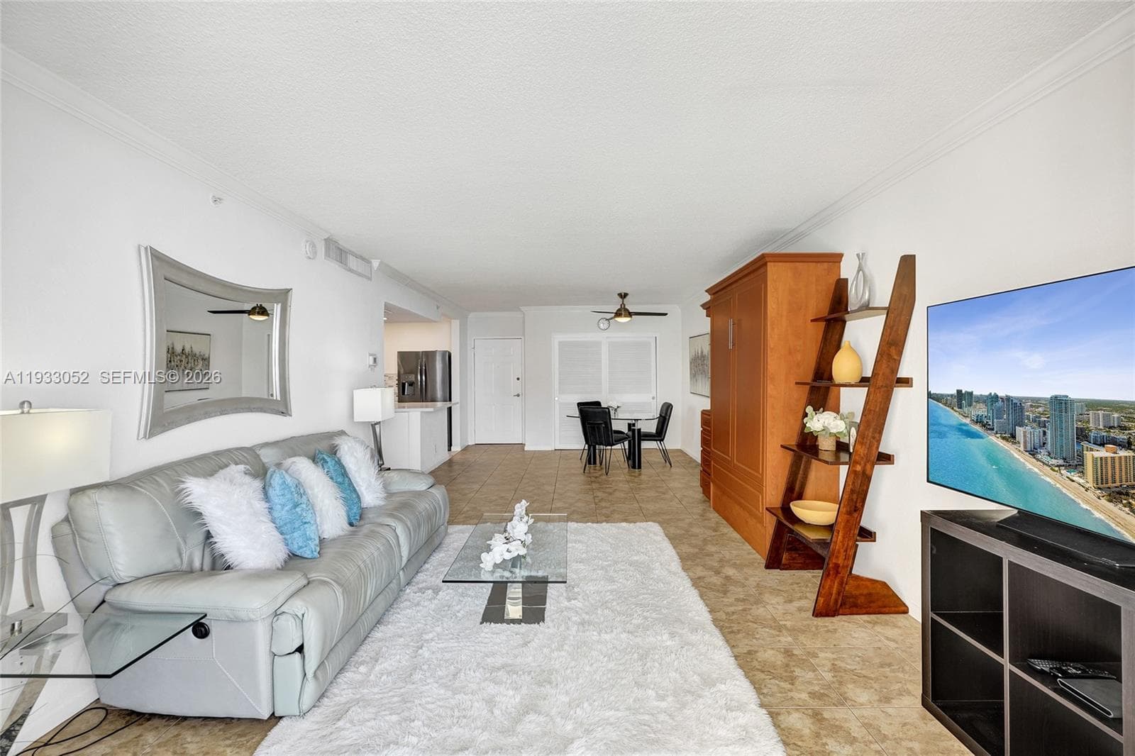 WAVE CONDO · #914 (available) in Hollywood - Photo 7