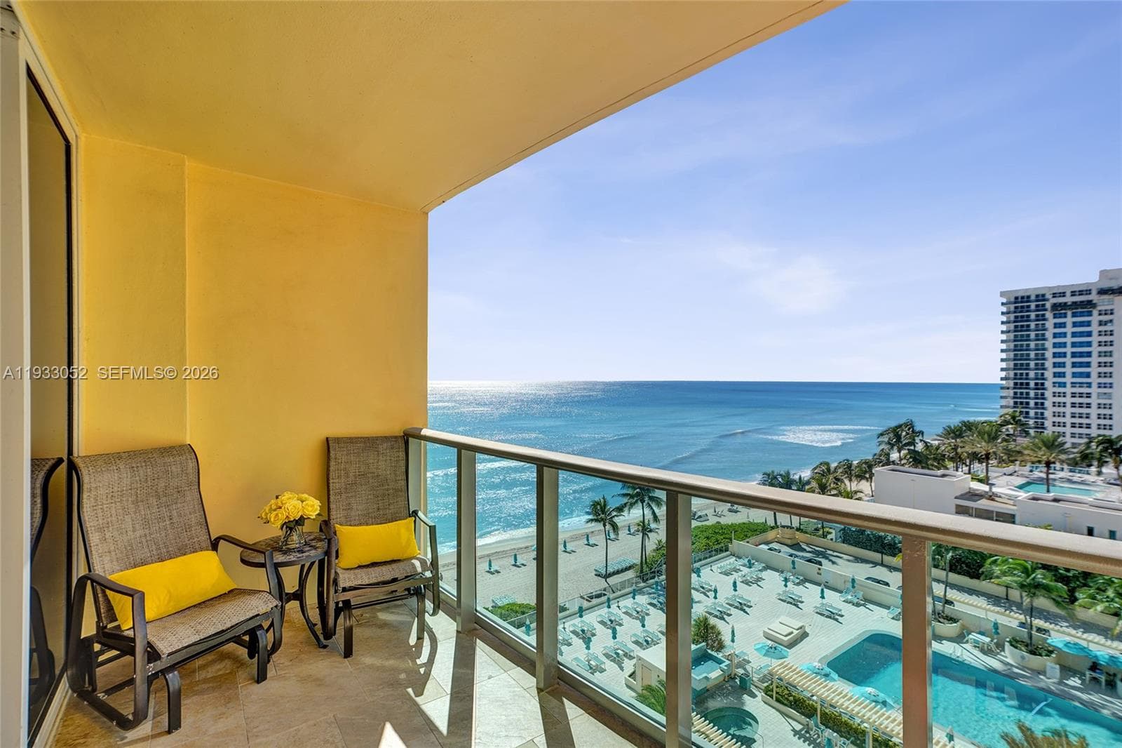 WAVE CONDO · #914 (available) in Hollywood - Photo 1