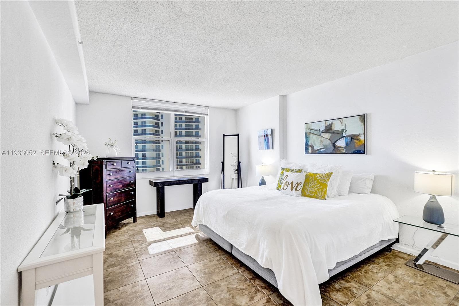 WAVE CONDO · #914 (available) in Hollywood - Photo 14