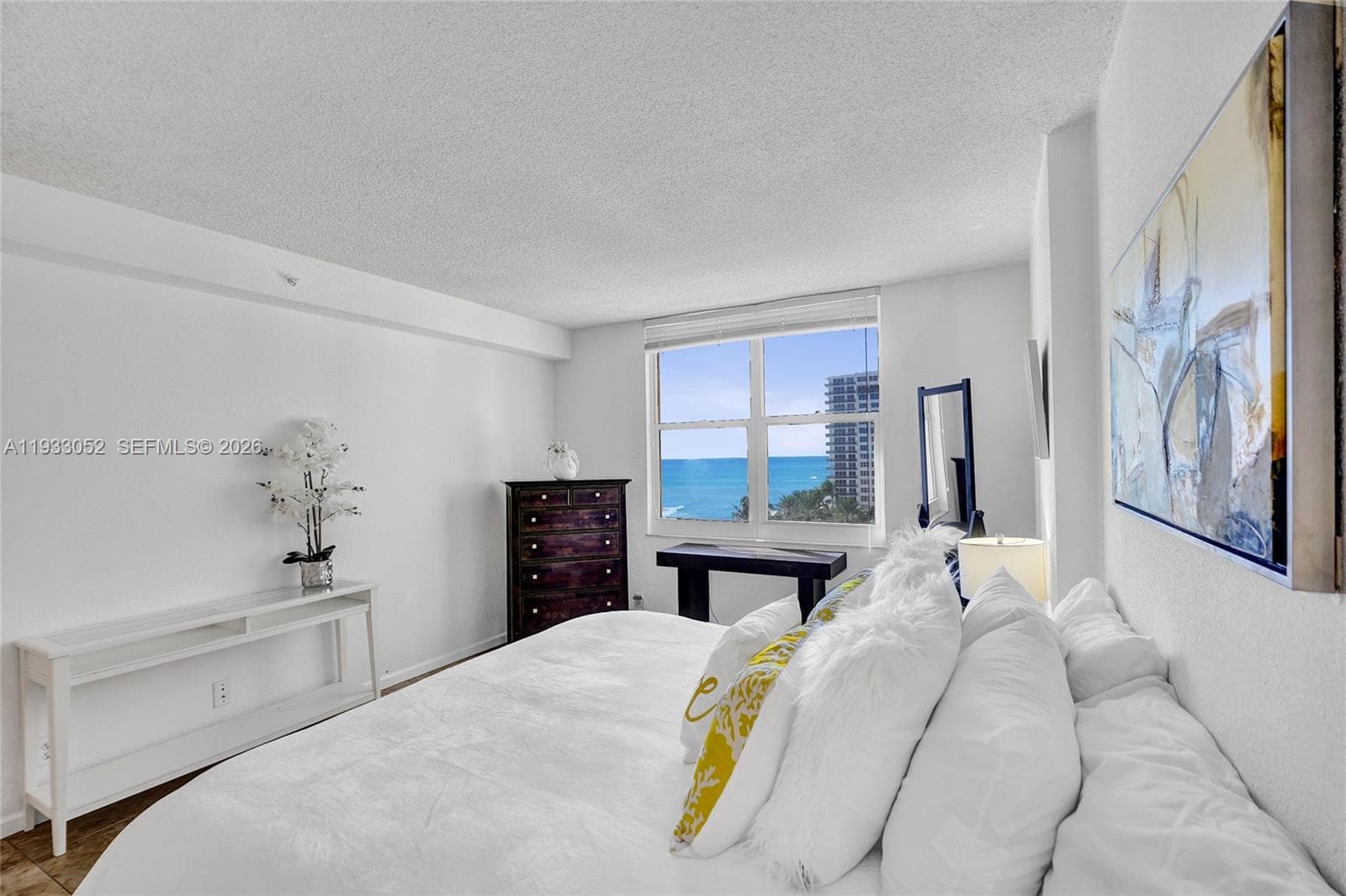 WAVE CONDO · #914 (available) in Hollywood - Photo 15