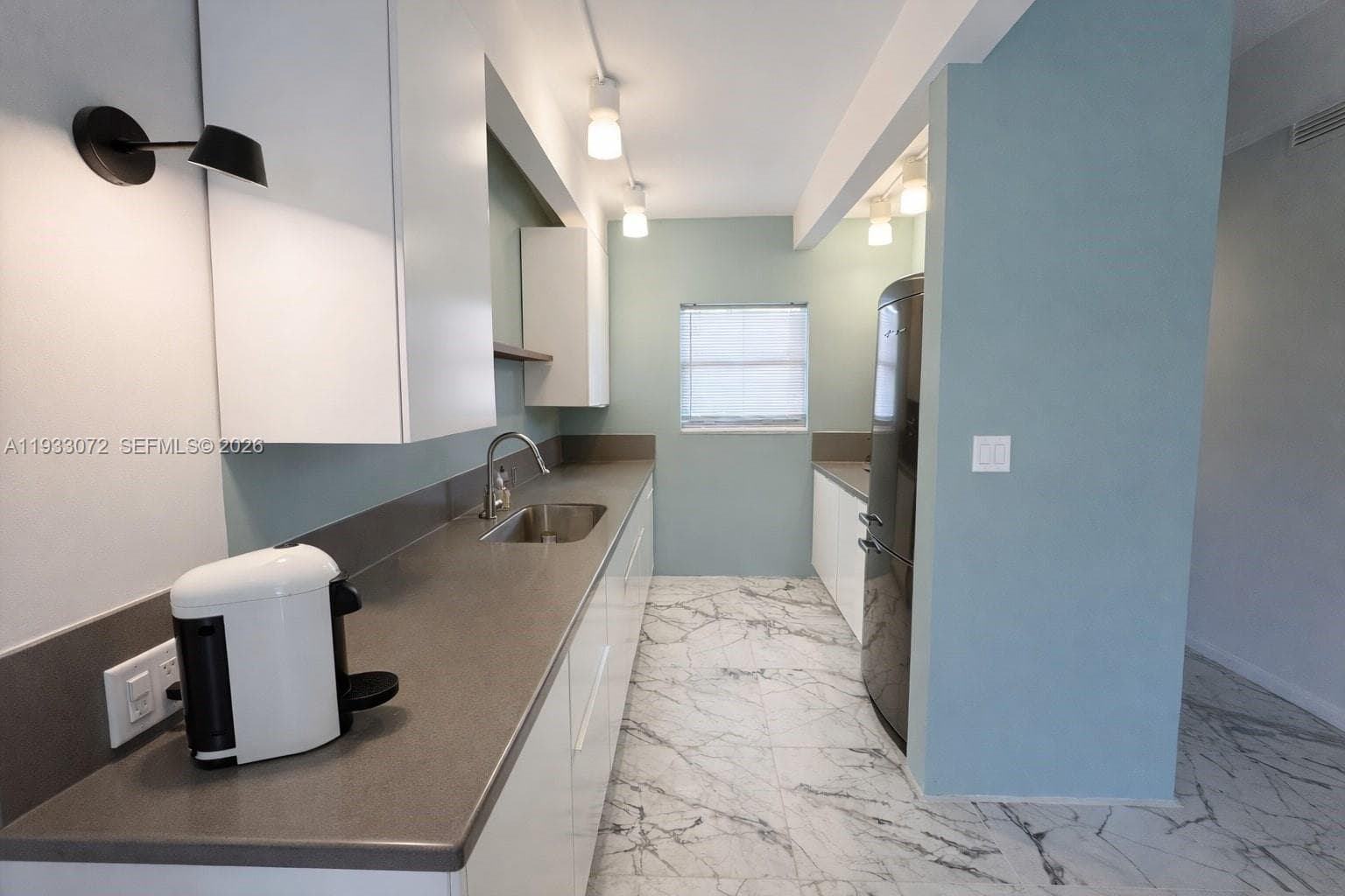 JEFFERSON VILLAS CONDO · #302 in Miami Beach - Photo 2
