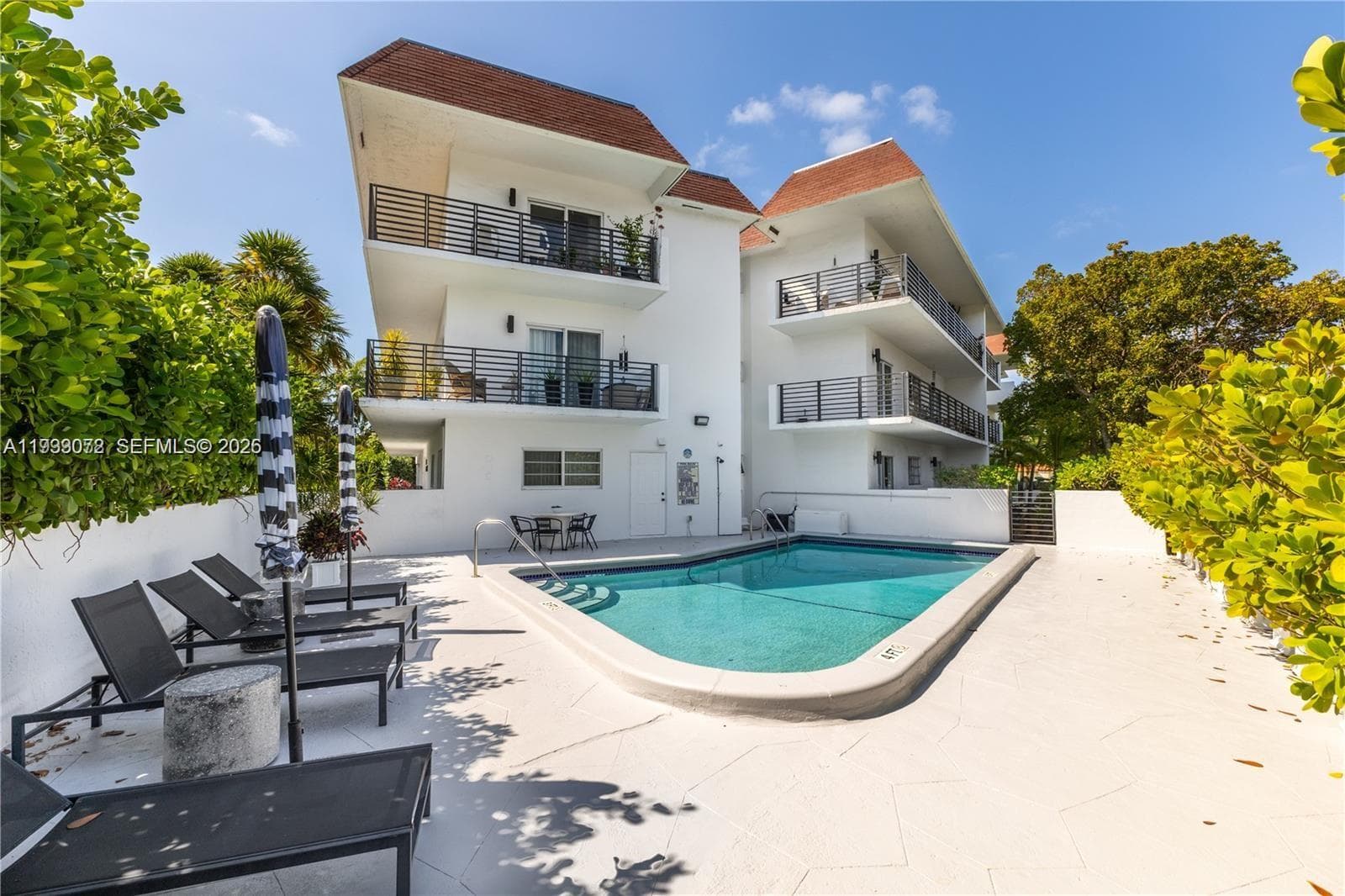 JEFFERSON VILLAS CONDO · #302 in Miami Beach - Photo 13