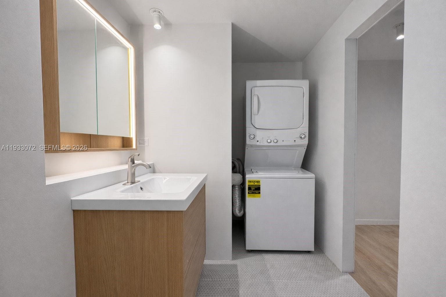 JEFFERSON VILLAS CONDO · #302 in Miami Beach - Photo 10