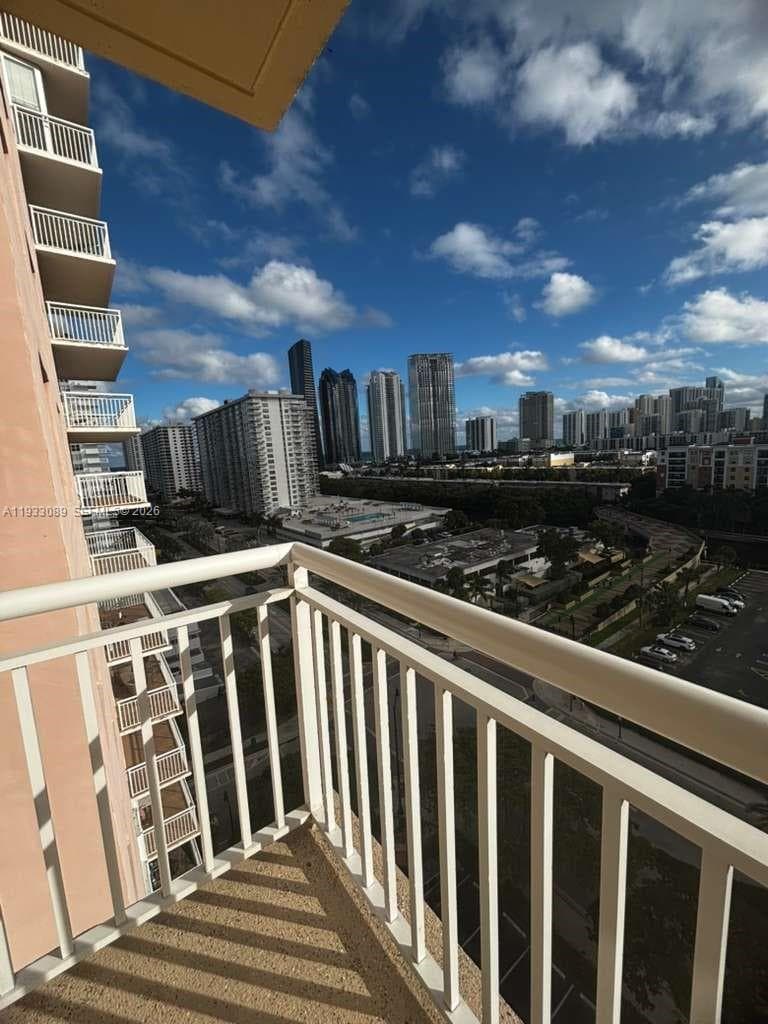 WINSTON TOWERS 200 · #1215 in Sunny Isles Beach - Photo 22