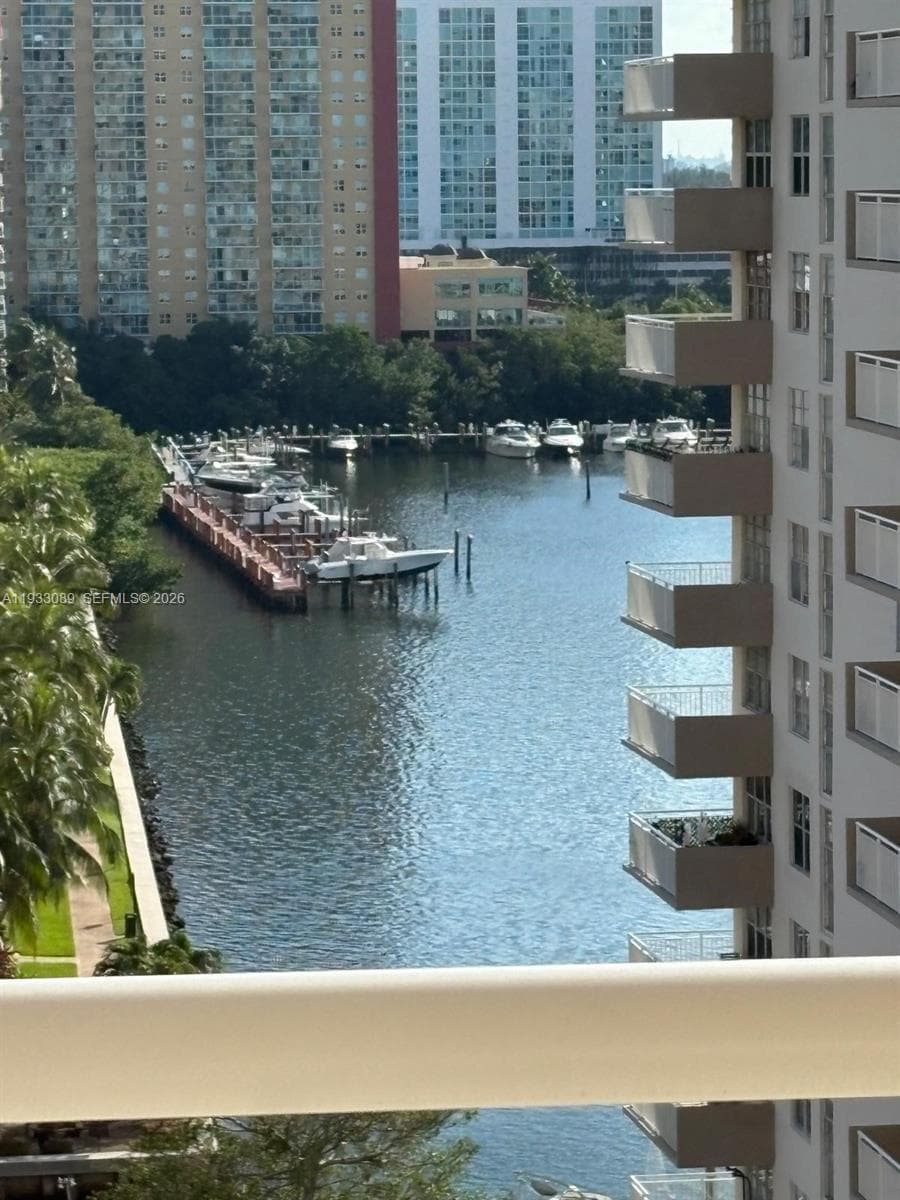 WINSTON TOWERS 200 · #1215 in Sunny Isles Beach - Photo 3