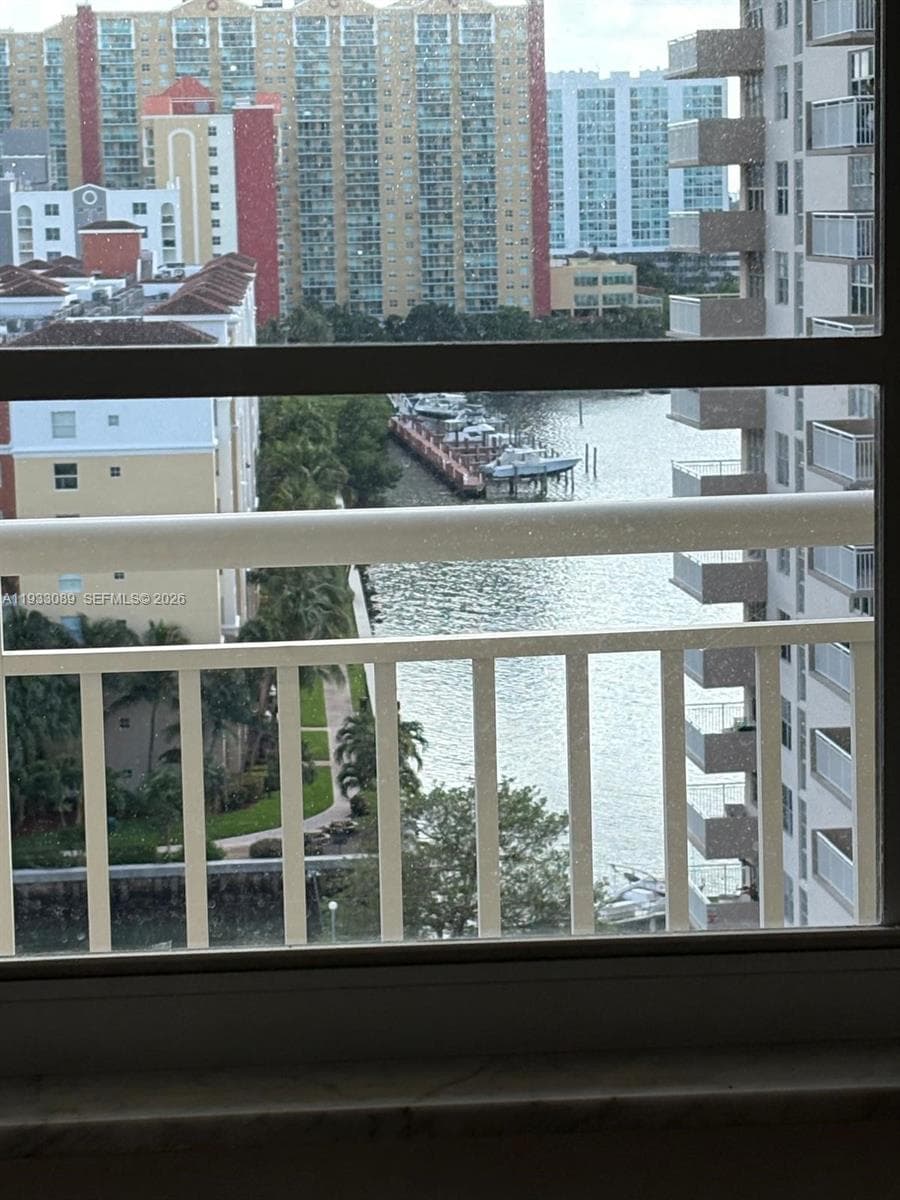 WINSTON TOWERS 200 · #1215 in Sunny Isles Beach - Photo 4