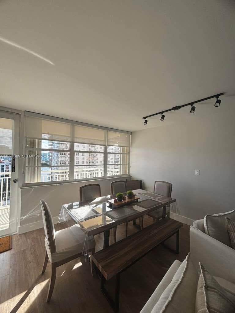 WINSTON TOWERS 200 · #1215 in Sunny Isles Beach - Photo 8