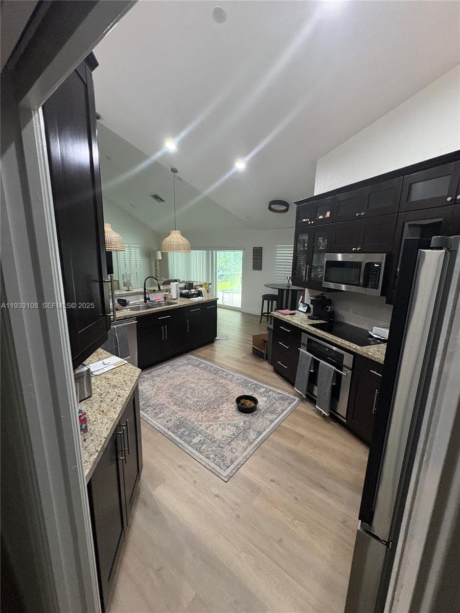 8265 SW 176th Ter photo 6