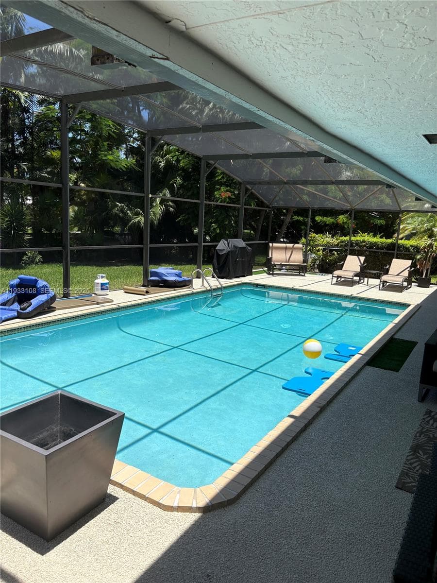8265 SW 176th Ter photo 9