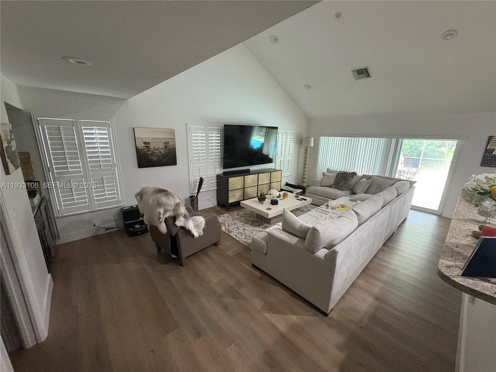 8265 SW 176th Ter photo 4