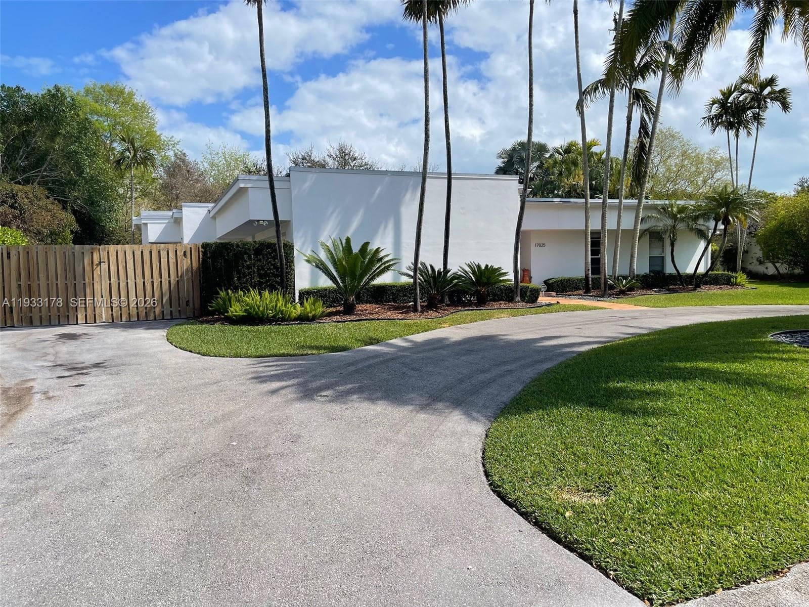 17025 SW 80th Ct photo 3