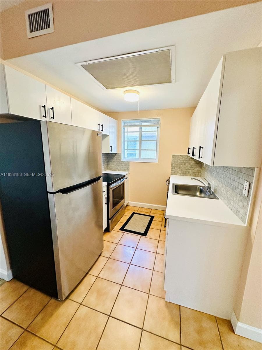 THE CHELSEA CONDO · #203 in Miami Beach - Photo 11