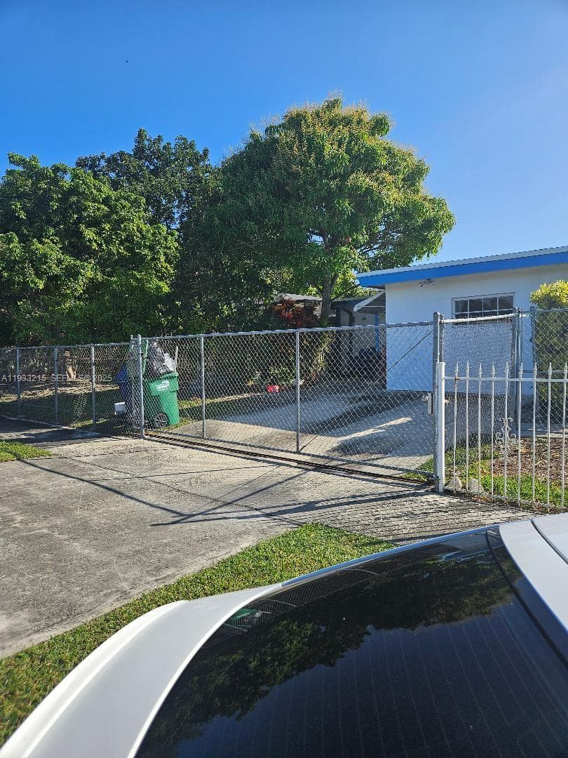 17601 SW 108th Ct photo 5