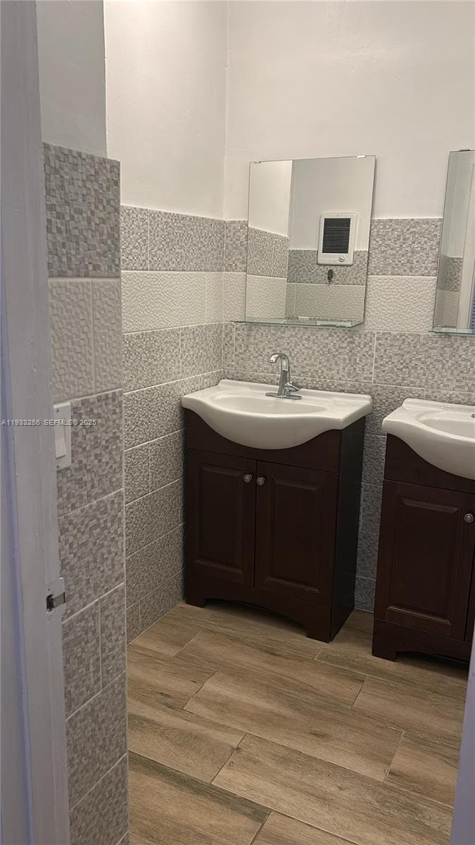 FIRST GULFSTREAM GARDEN · #306C in Hallandale Beach - Photo 15