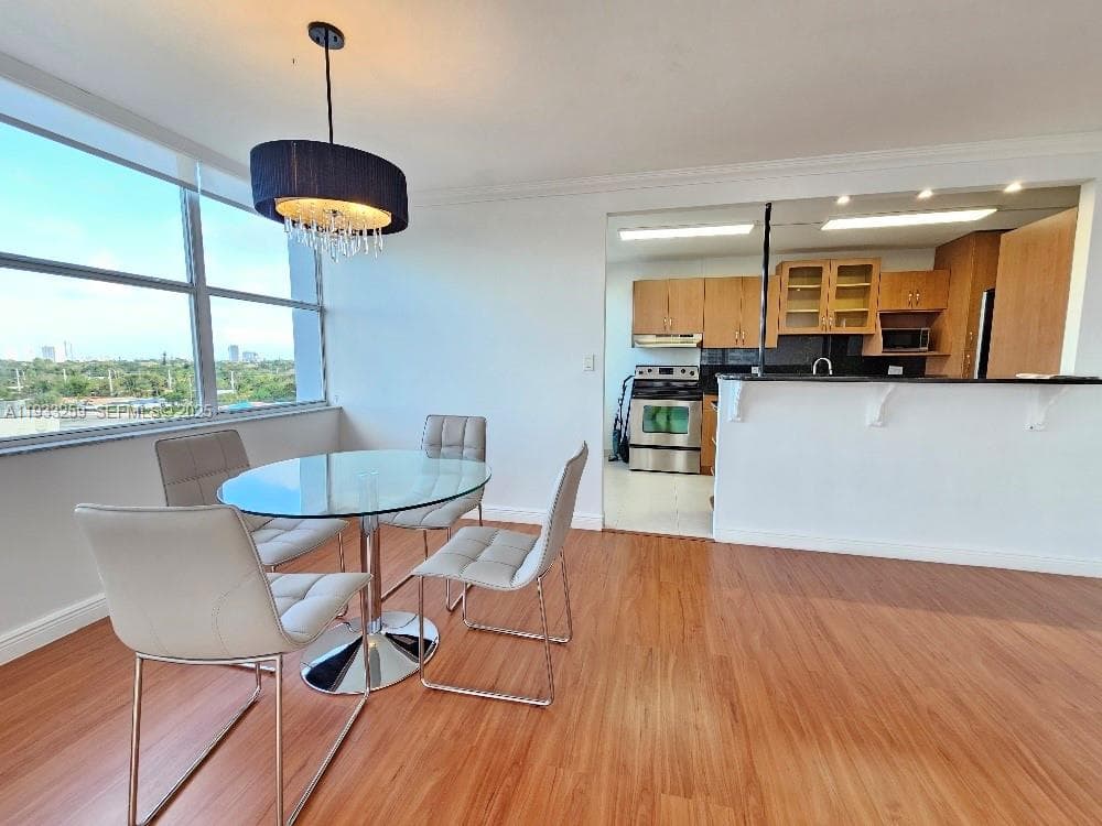 WILSHIRE CONDO · #706E in Miami - Photo 7