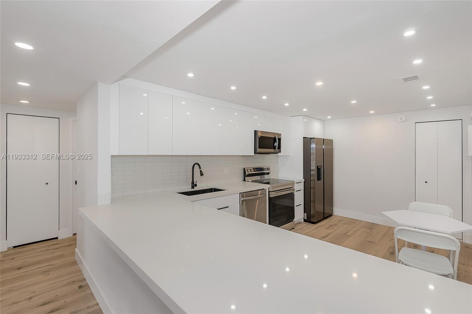 OLYMPUS CONDO PHASE · #821 in Hallandale Beach - Photo 28