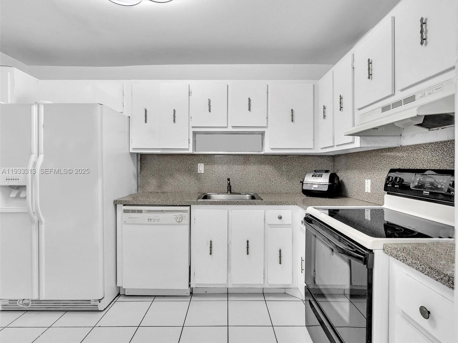 ARLEN HOUSE EAST CONDO · #1025 in Sunny Isles Beach - Photo 8