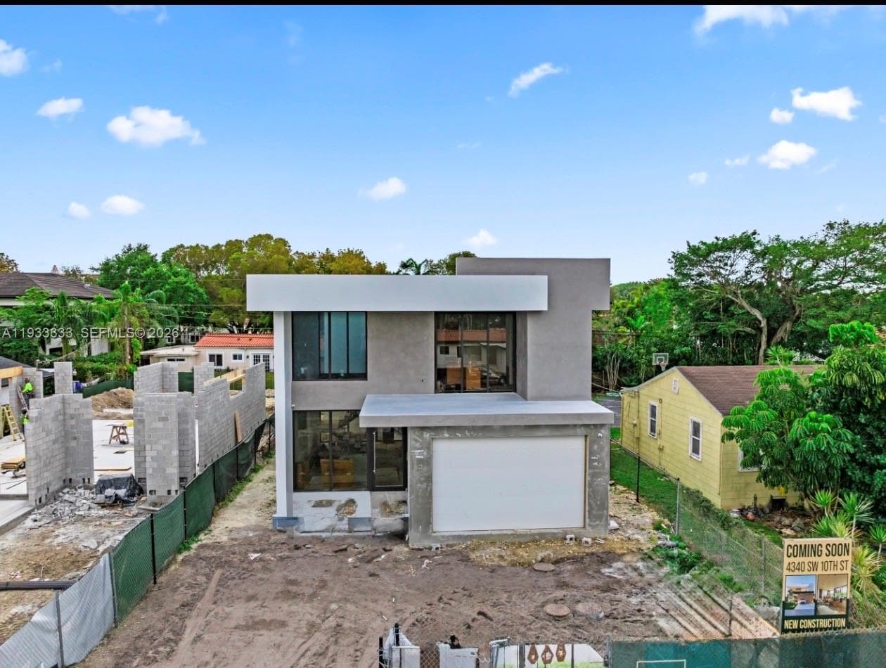 4340 SW 10th St photo 5