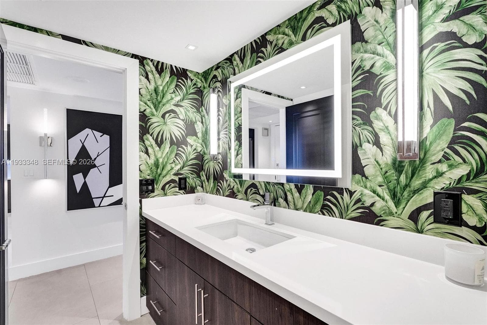 Full guest bathroom