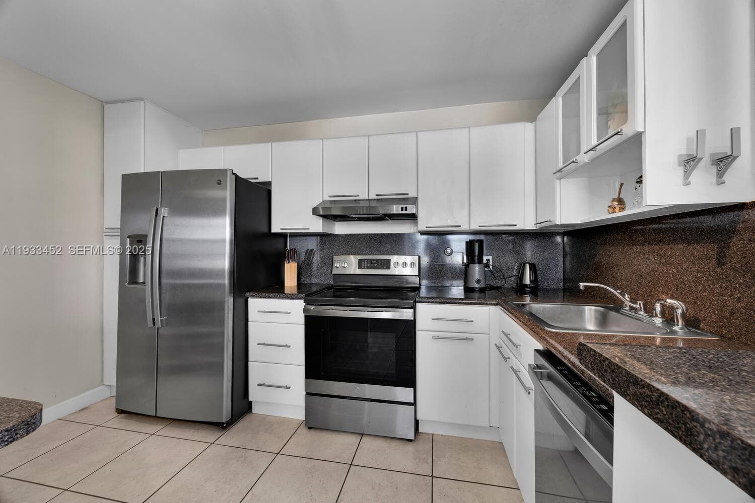 Villa Bay Vista · #604 in Miami Beach - Photo 12